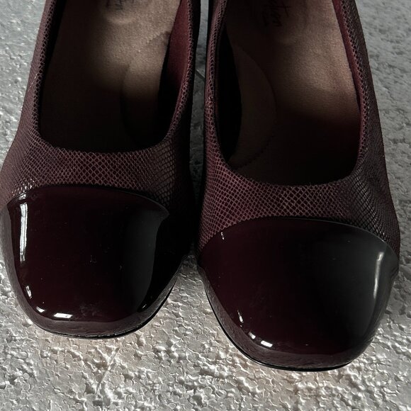 Clarks SZ10 Chartli Cap Toe Block Heel Comfort Shoe Wardrobe Staple Career Dress - Picture 4 of 9